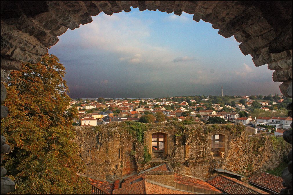 Le bourg de Talmont Saint Hilaire vu du château