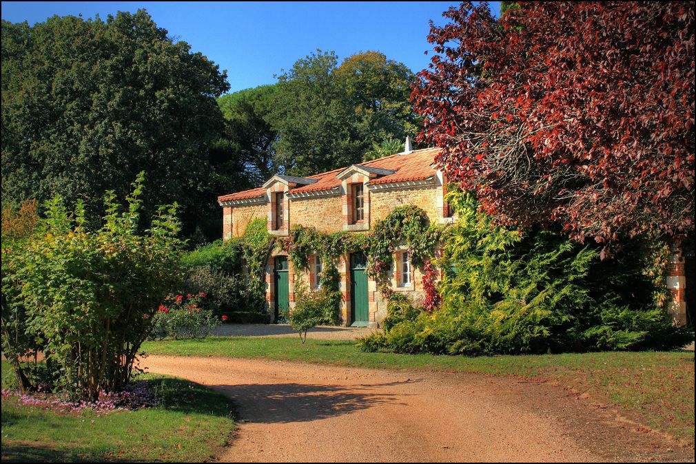 Dépendances d'une demeure de la haute-ville de Talmont Saint Hilaire