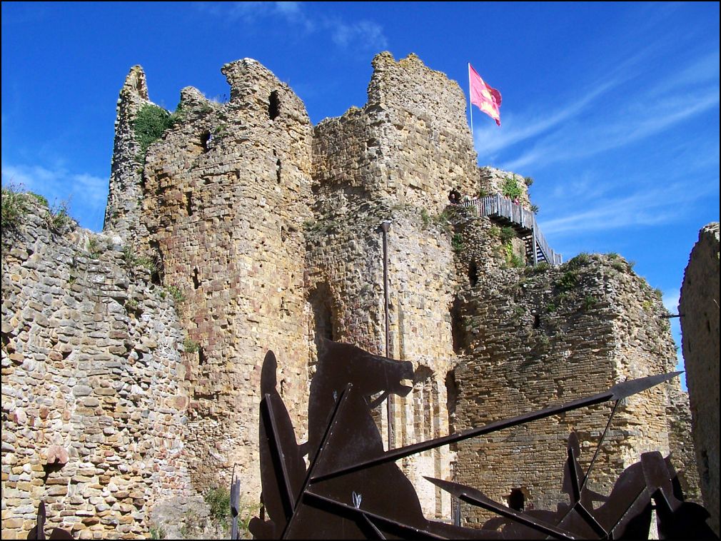 Clocher porche du chateau de Talmont Saint Hilaire en Vendée