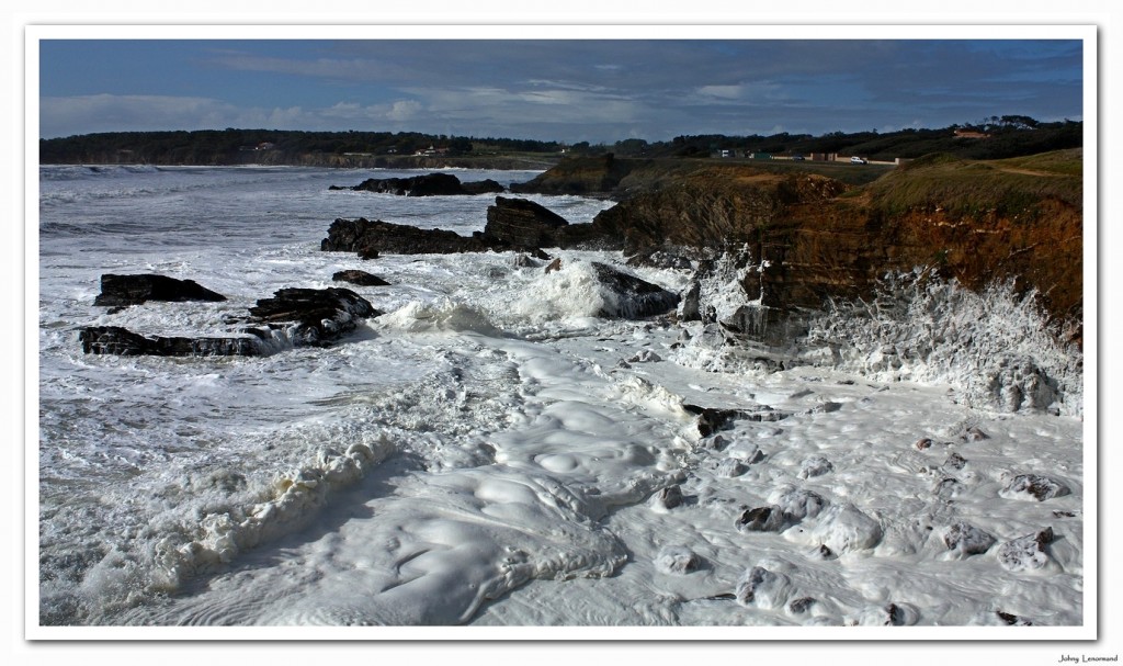 Ecume en baie de Cayola