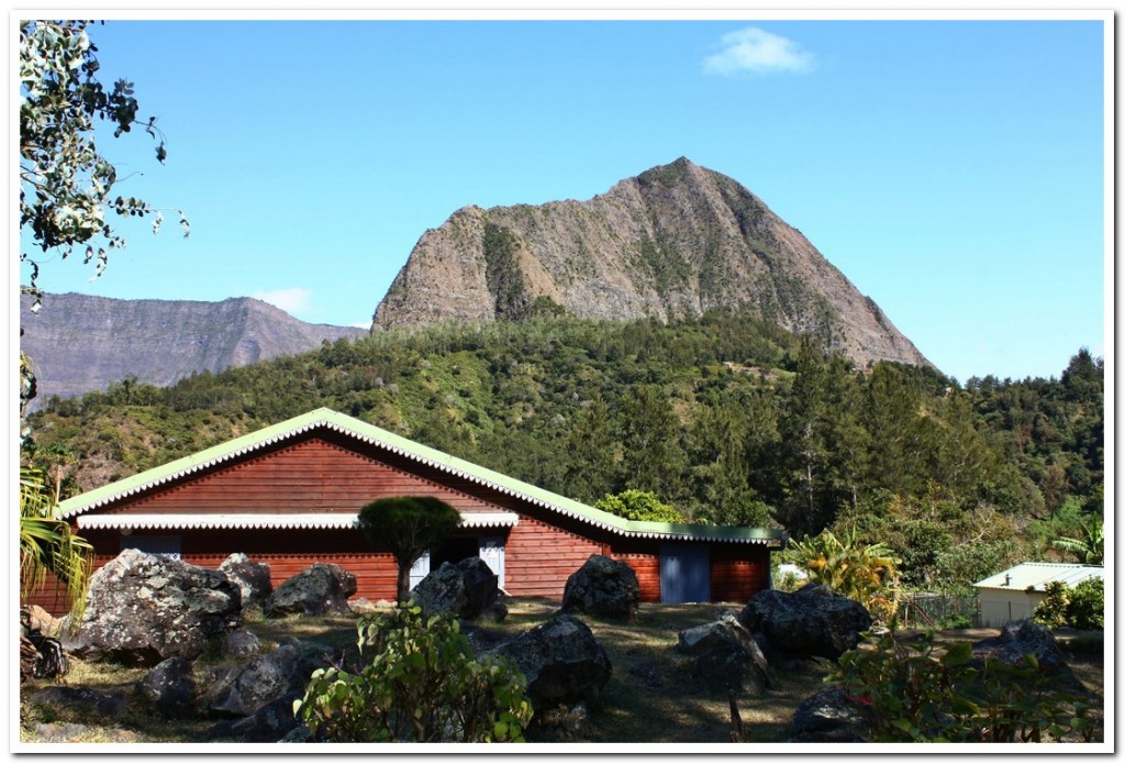 Piton Cabris vu de l'Ilet à Malheur