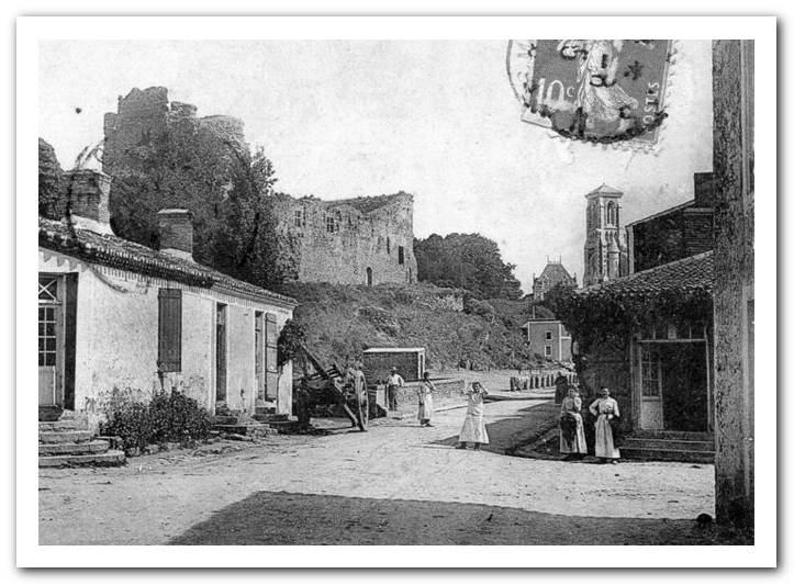 La rue du Château à Talmont