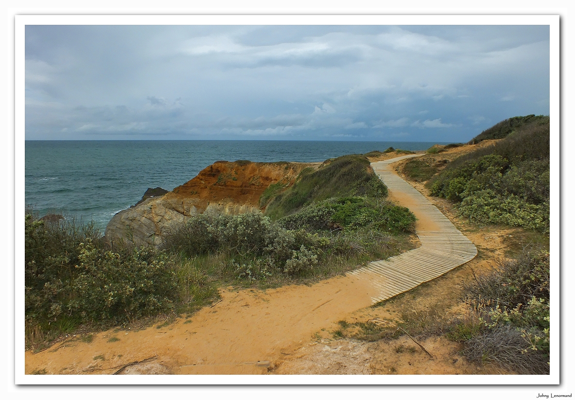 Chemin sur la côte à Jard sur Mer