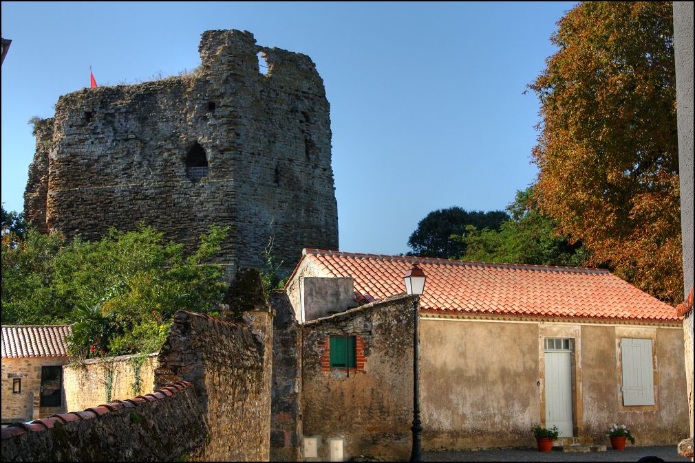 éperon défensif du chateau de Talmont Saint Hilaire en Vendée